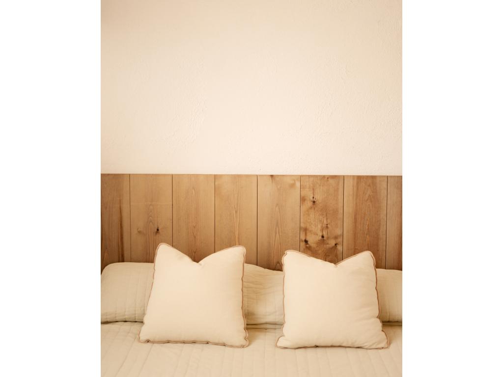 Brown Pine Wood Bed, 200 x 80 cm